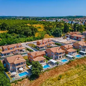  Villa Lotus By Istrabook